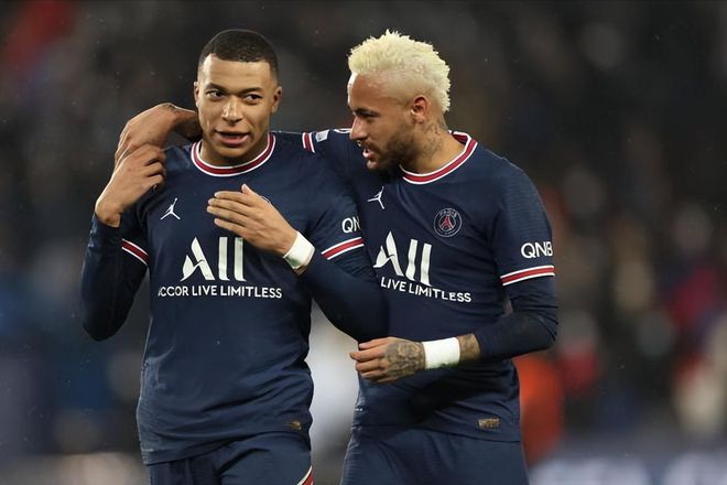 4-0，19岁德国新星精确制导，率队完胜不莱梅，逼近德甲前四（19岁德国新星导演4-0大胜不莱梅，德甲前四近在咫尺）