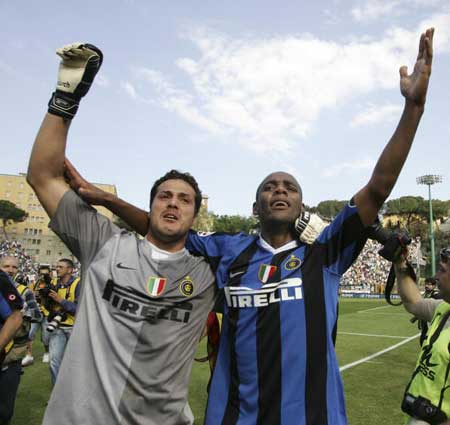 有些瞬间载入史册（那些瞬间终将写进历史）