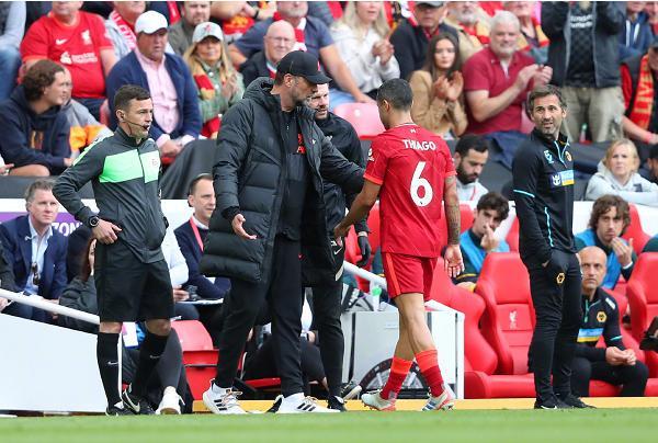 官方：伯恩茅斯续约17岁前锋乔尼·戴（伯恩茅斯官宣与17岁前锋乔尼·戴完成续约）