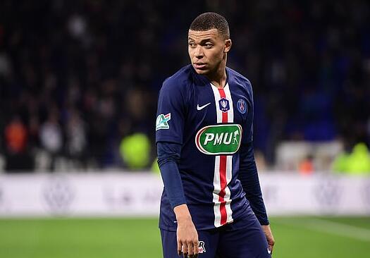 卧龙凤雏！阿拉伯杯苏丹球员“吊射”本队门将，随后对手空门不进（阿拉伯杯上演神反转：苏丹球员挑射自家门将，对手空门也没进）