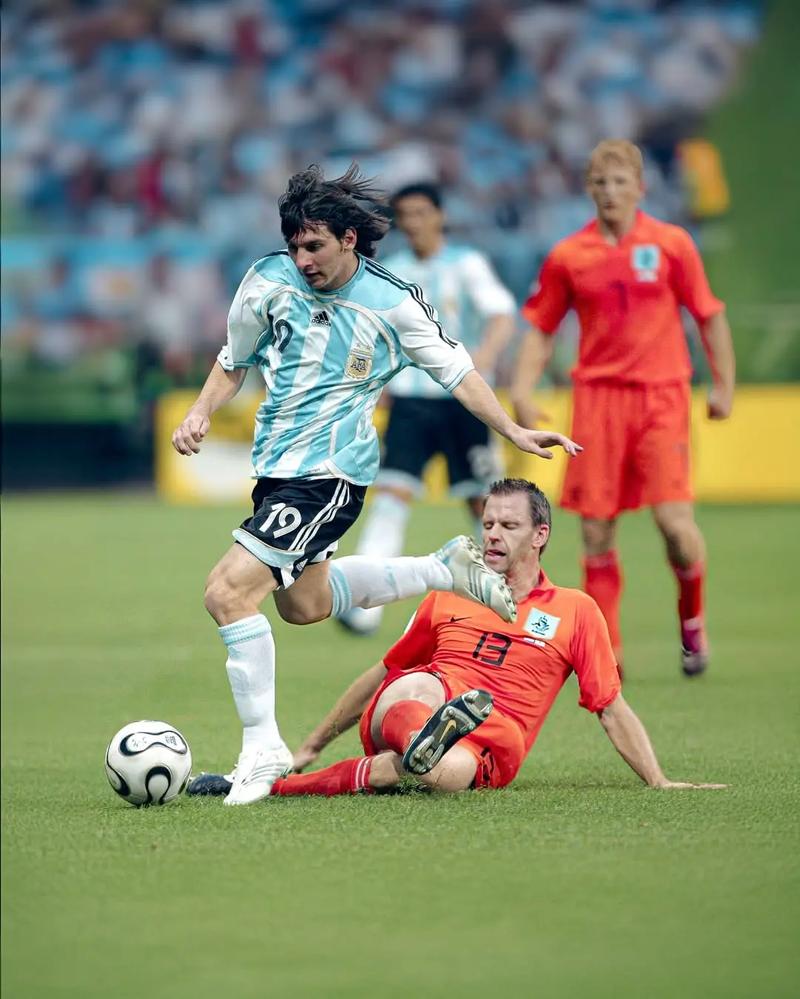 这个家离不开他，姆巴佩直接参与了皇马最近9粒进球（皇马近9球全有他参与，姆巴佩成不可或缺）