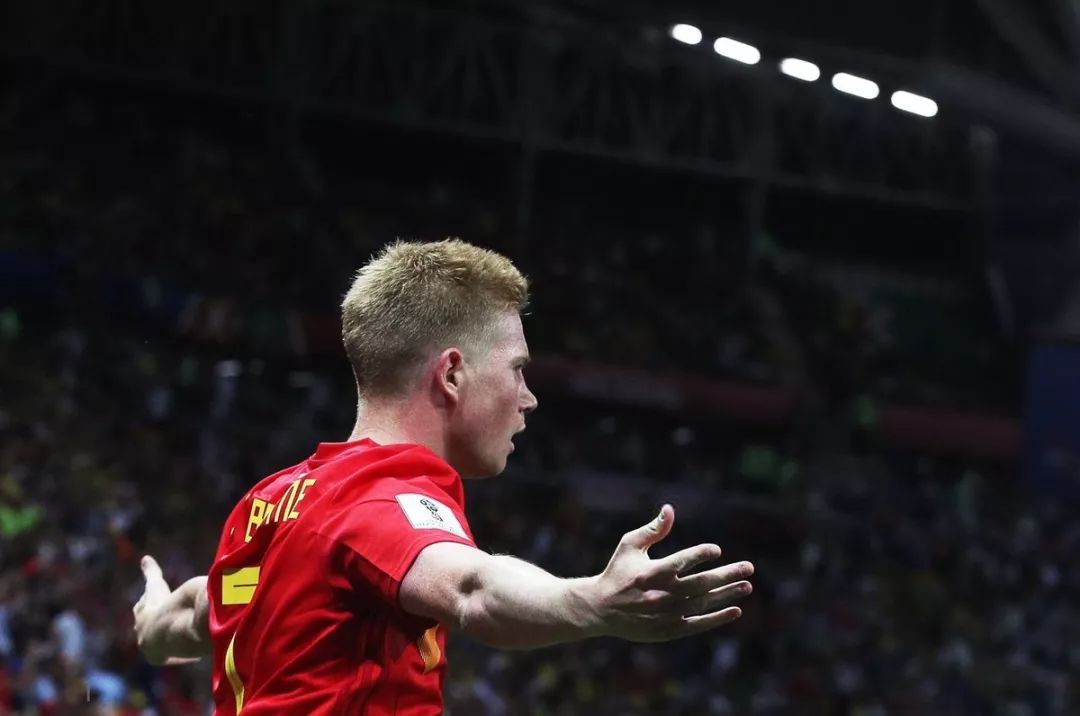 阿斯顿维拉英超前5轮不胜，现四连胜登顶英超第3（阿斯顿维拉英超开局五轮不胜后豪取四连胜，升至第3）