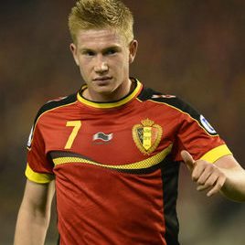 足球前进的 足球前进的